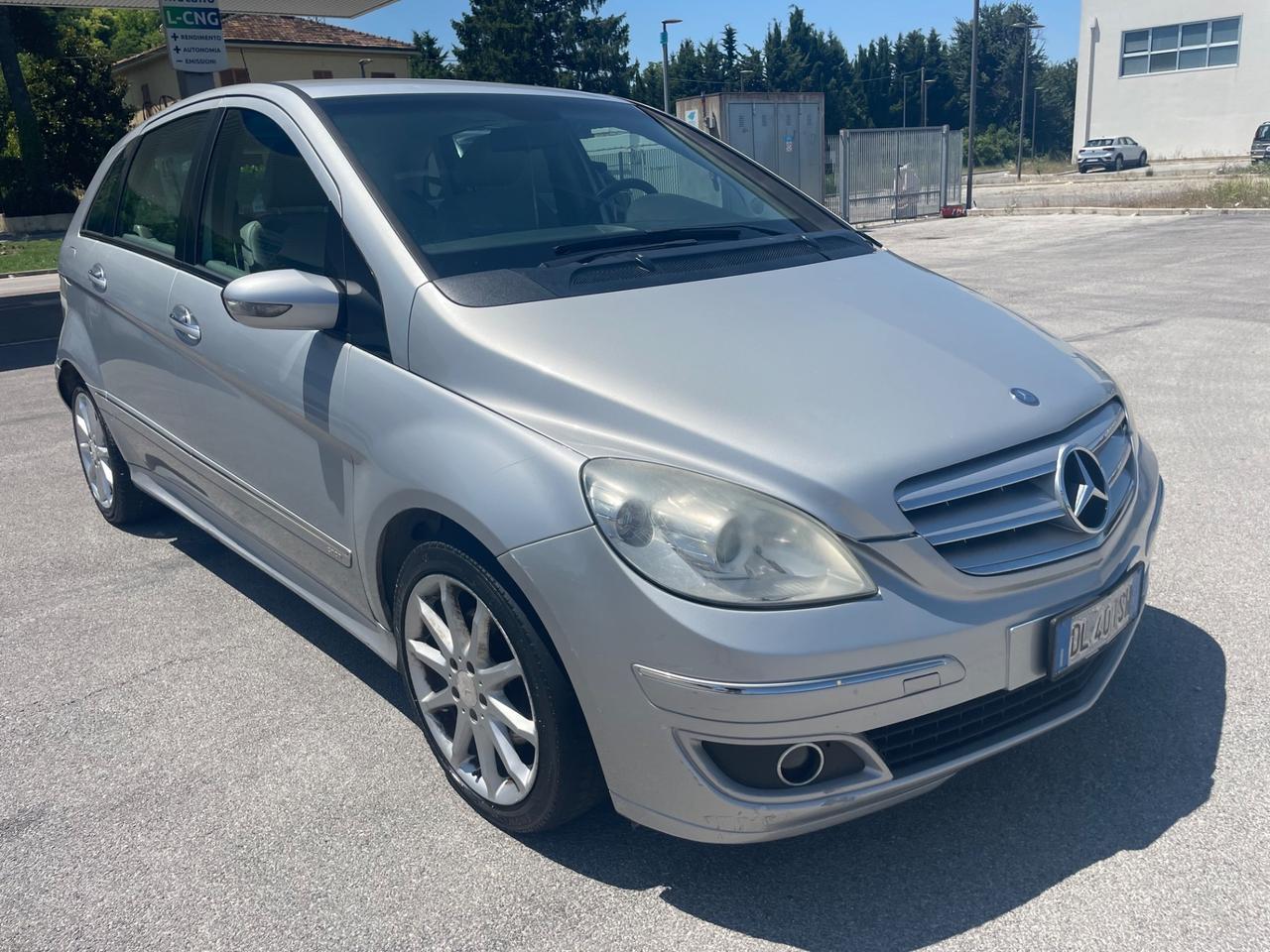 MERCEDES CLASSE B NEOPATENTATI 2.0 DISEL SPORT CAMBIO AUTOMATICO.