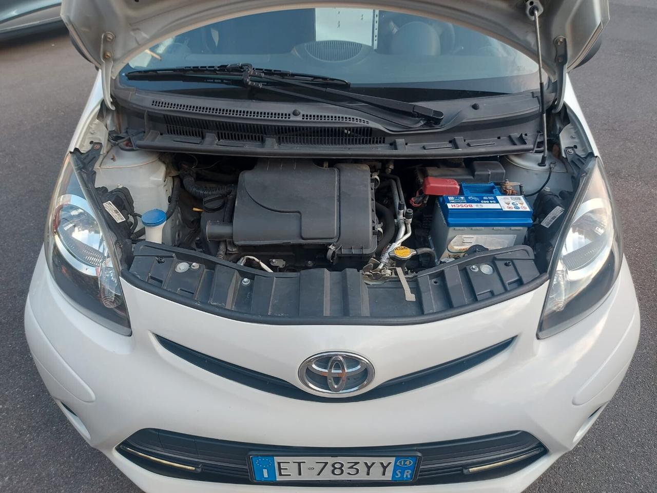 Toyota Aygo - con SENSORI DI PARCHEGGIO