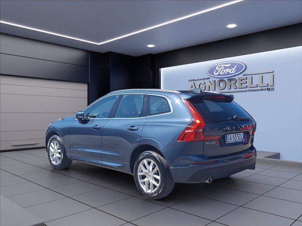 VOLVO XC60 2.0 d4 Momentum auto my20 del 2020