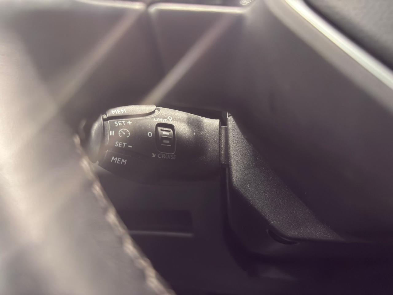 Peugeot 3008 130 S&S Active - benzina