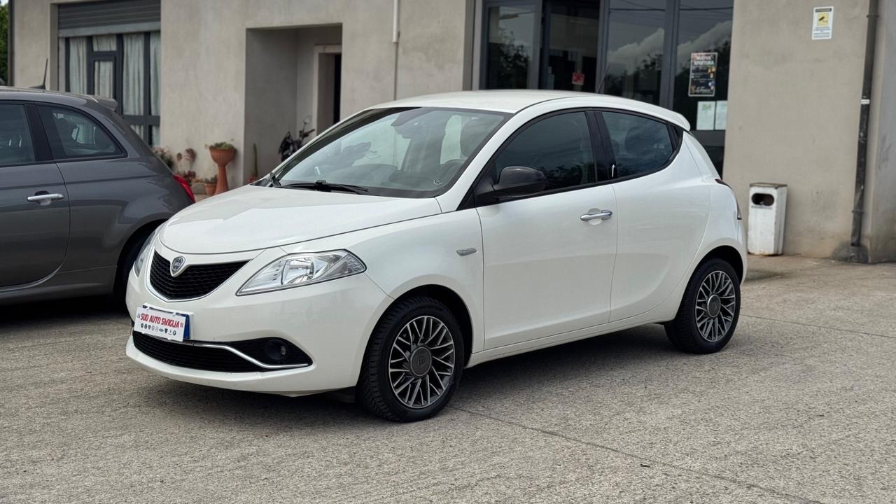 Lancia Ypsilon 1.3 MJT 16V 95 CV 5 porte S&S Gold Perla