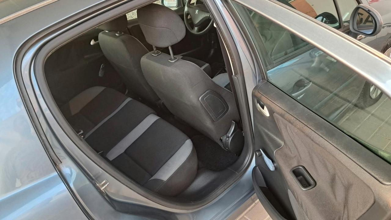 Peugeot 207 1.4 8V 75CV 5p. X Line