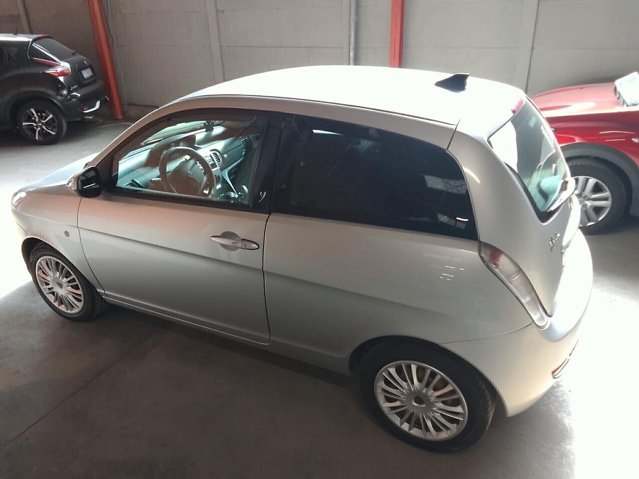 Lancia Ypsilon 1.2 Elle OK NEOPATENTATI