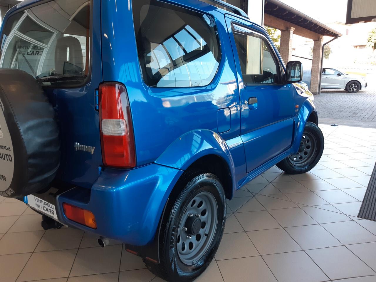 Suzuki Jimny 1.5 DDiS cat 4WD CON GANCIO TRAINO