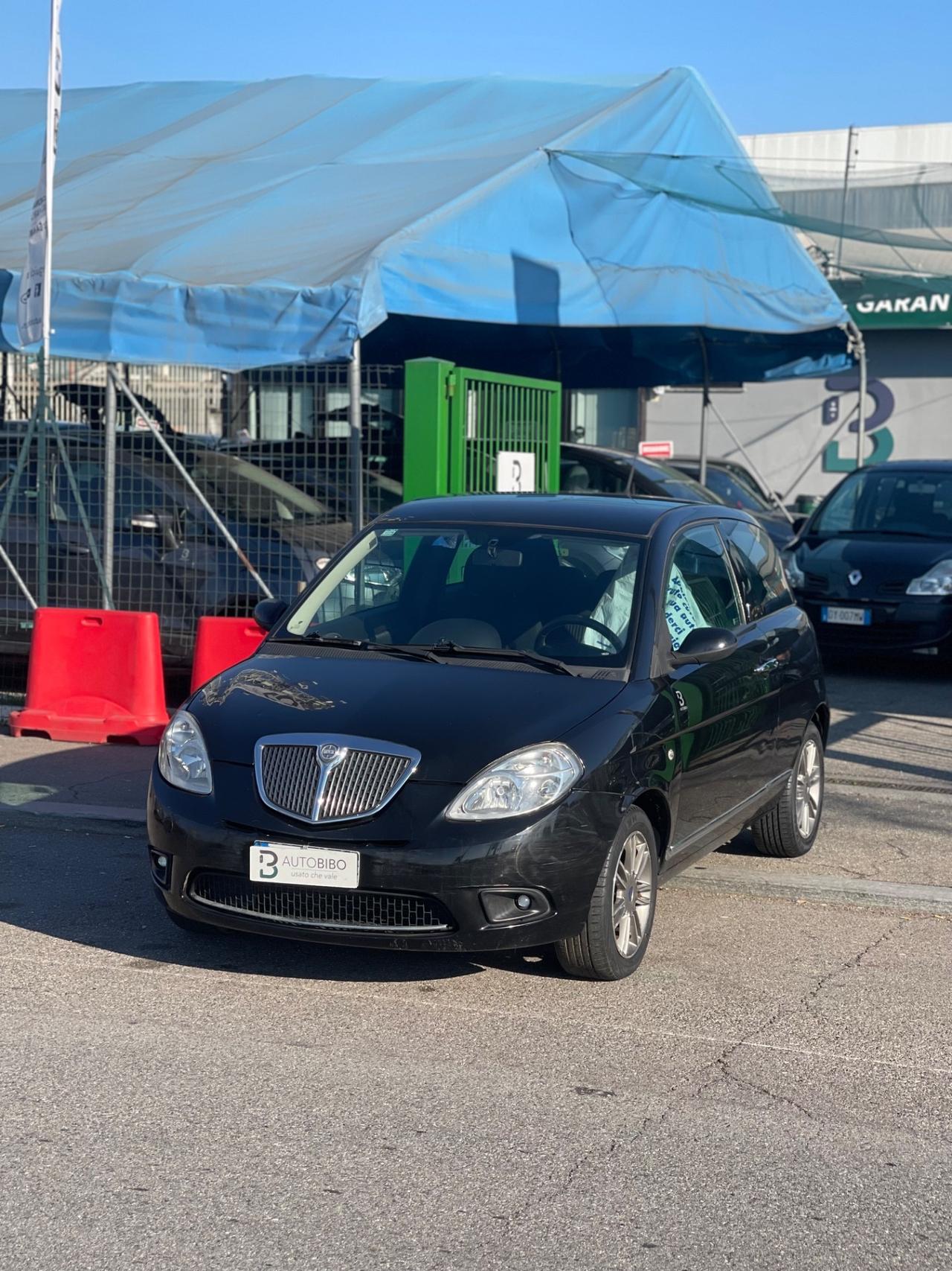 Lancia Ypsilon 1.2 Argento