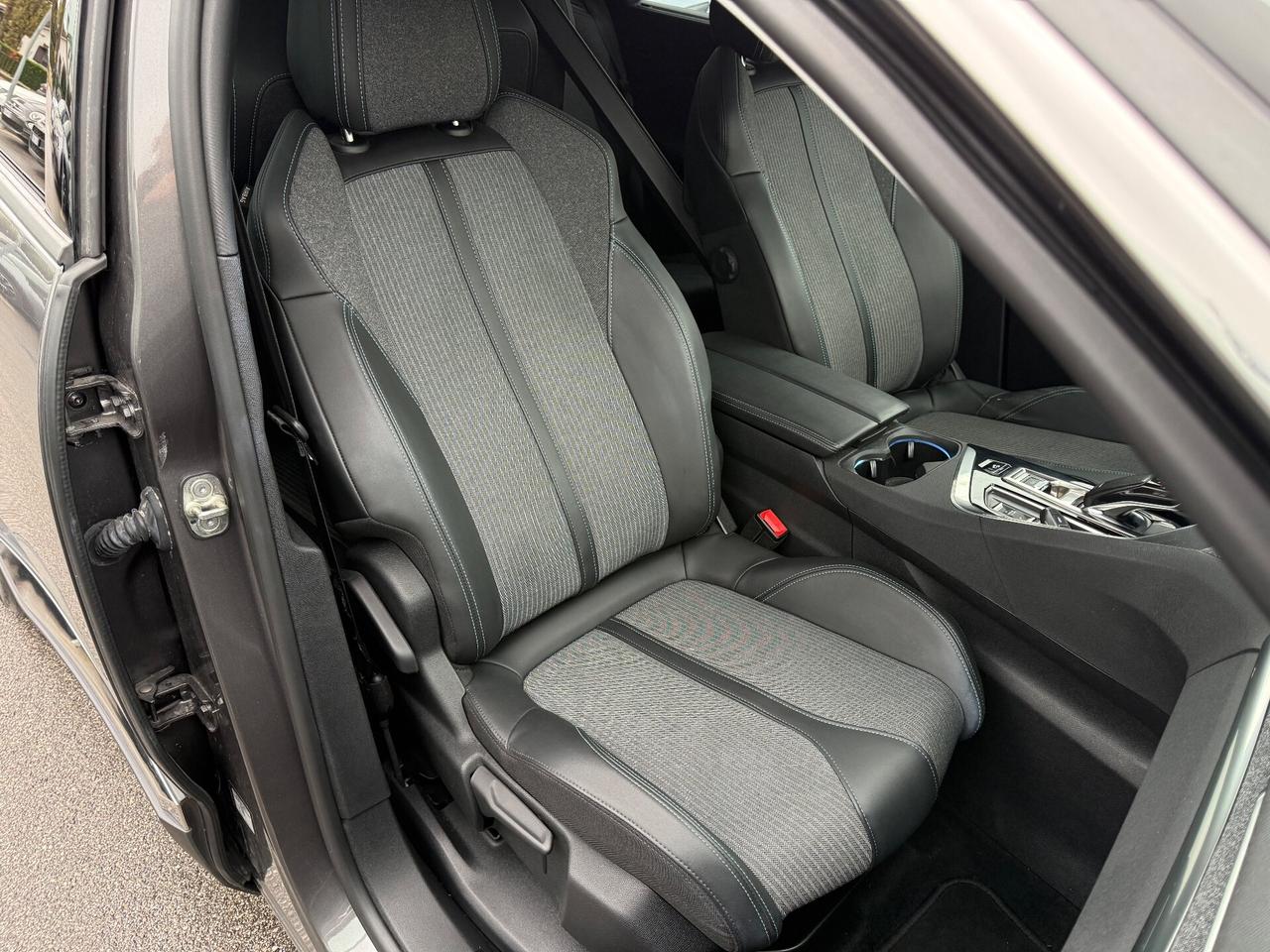 Peugeot 5008 1.5 130 Cv 7 POSTI EAT8 Allure Pack