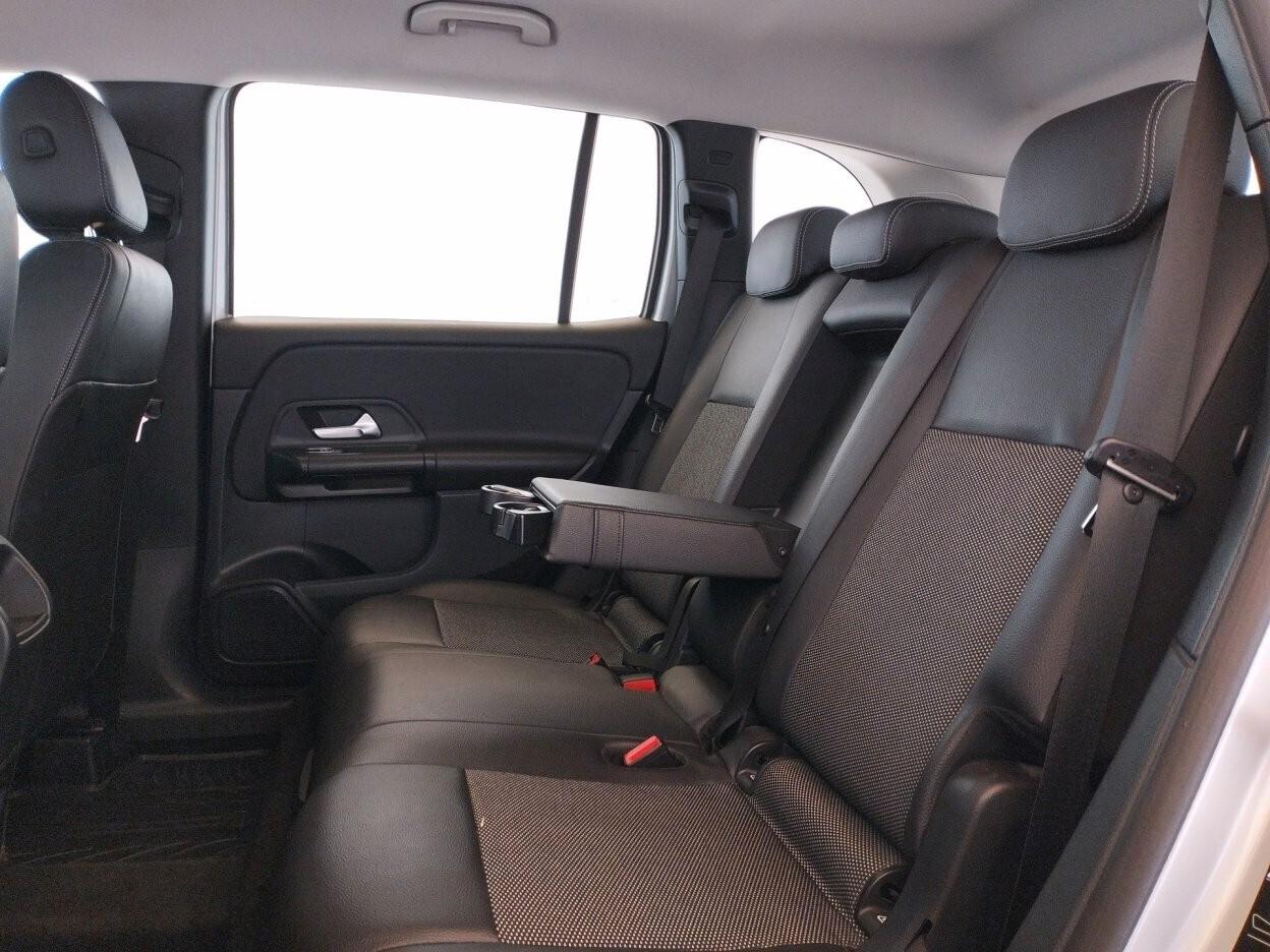 MERCEDES BENZ GLB 180d Business auto - IVA ESPOSTA