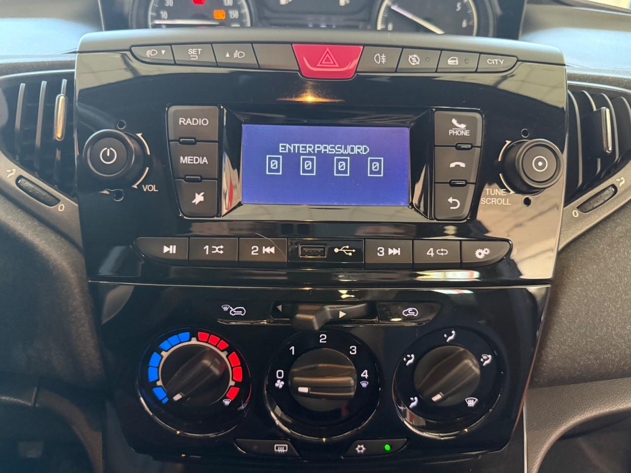 Lancia Ypsilon 1.0 FireFly 5 porte S&S Hybrid Ecochic Silver PREZZO SENZA VINCOLI
