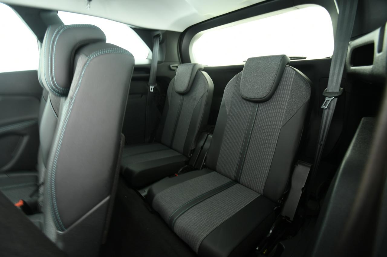 PEUGEOT 5008 1.5 bluehdi Allure Pack s&s 130cv eat8 7P.TI CAMERA+APP CONNECT