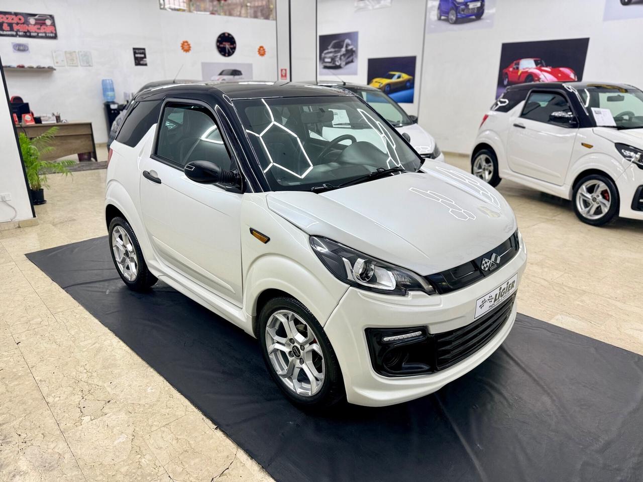 Ligier JS 50 Black & White