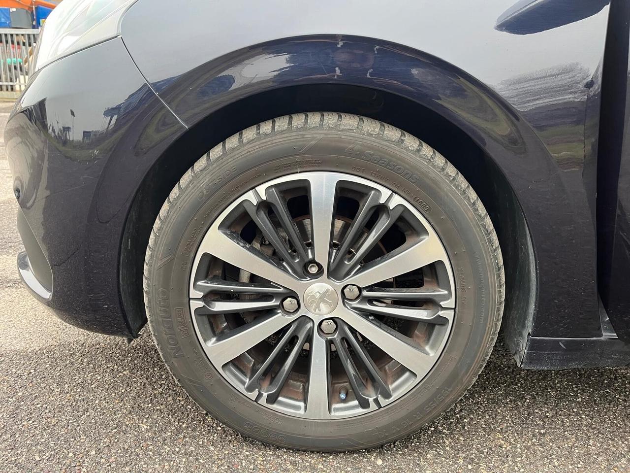 Peugeot 208 BlueHDi 75 5 porte Allure