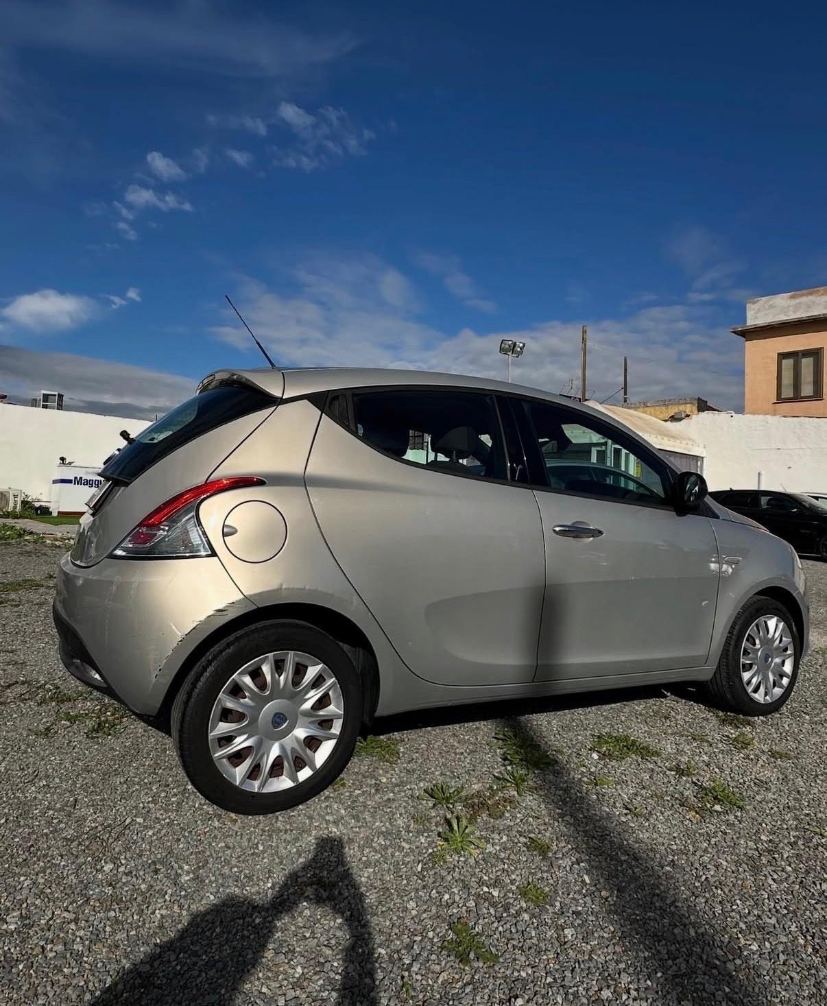 Lancia Ypsilon 1.2 69 CV 5 porte S&S Platinum