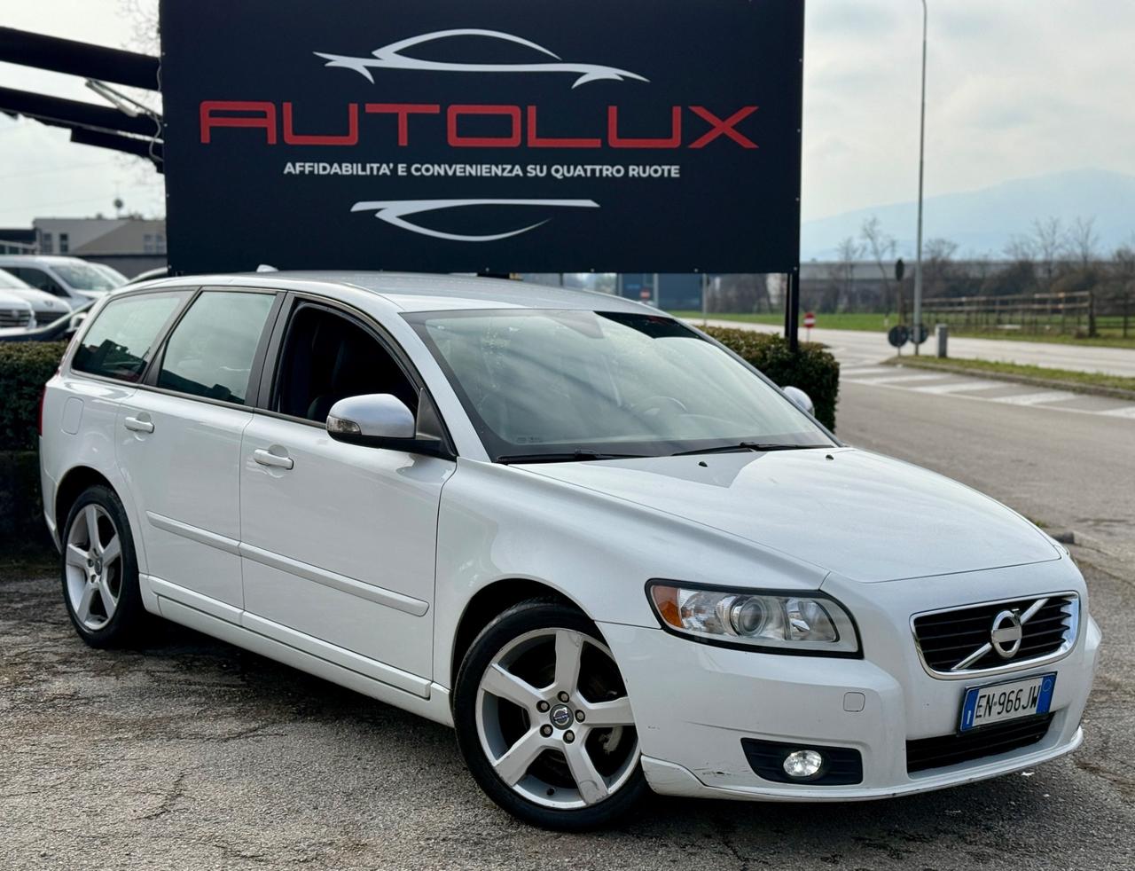 Volvo V50 DRIVe R-design 2012 1.6D OK NEOPATENTATI