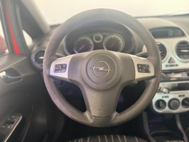OPEL Corsa 1.2 5 porte Cosmo.