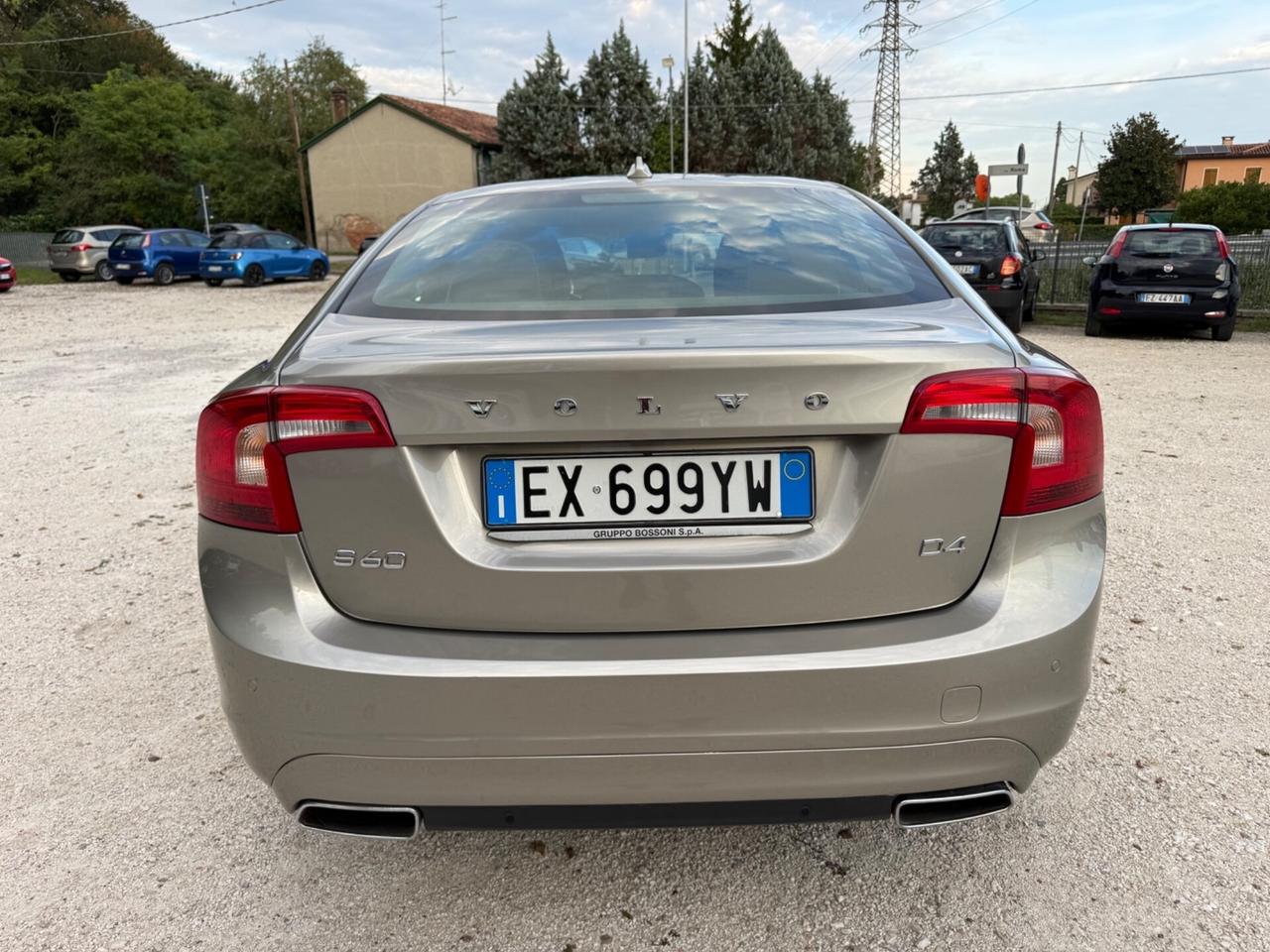 Volvo S60 D4 R-design UNICO TOP