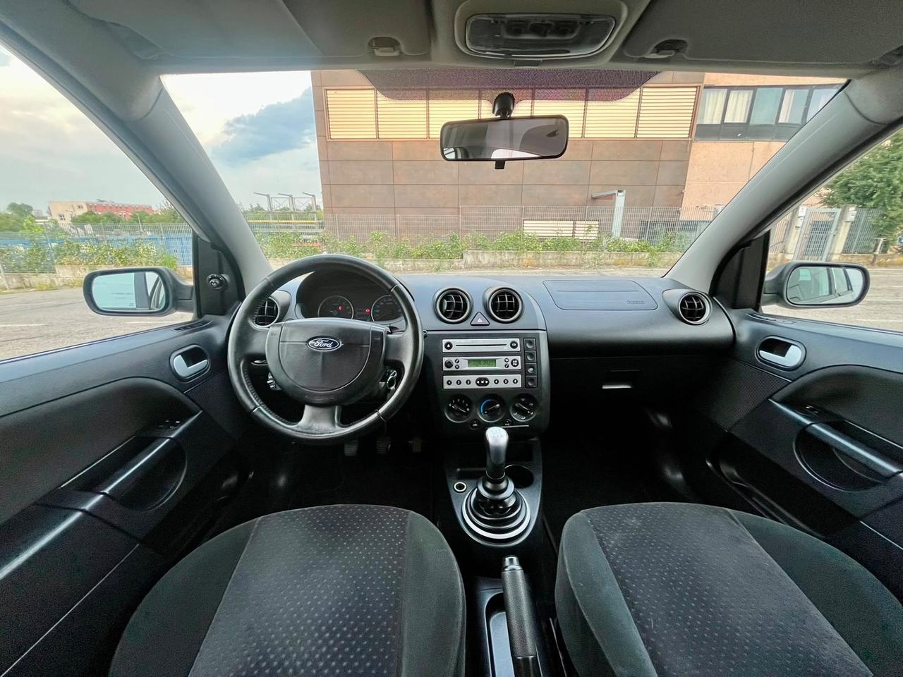Ford Fiesta 1.2benz 2004 104.000km per neopatentati