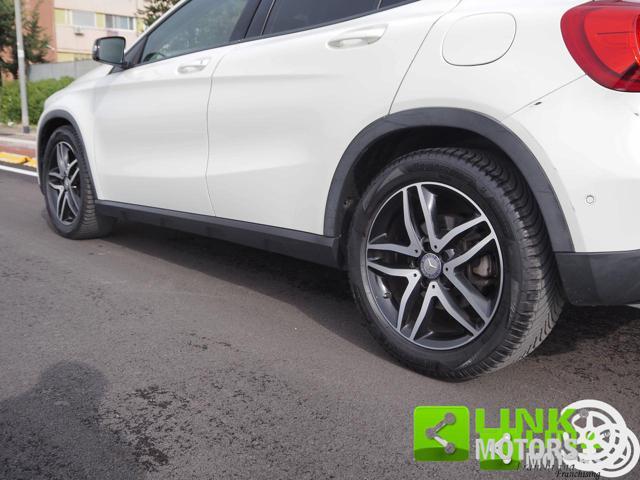MERCEDES-BENZ GLA 200 d Sport autom