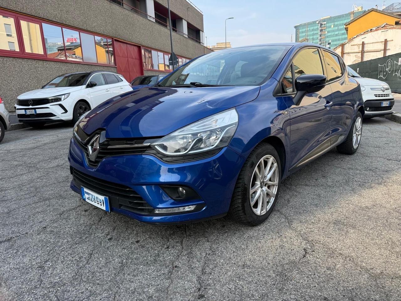 Renault Clio Sporter TCe 12V 75 CV Moschino Intens