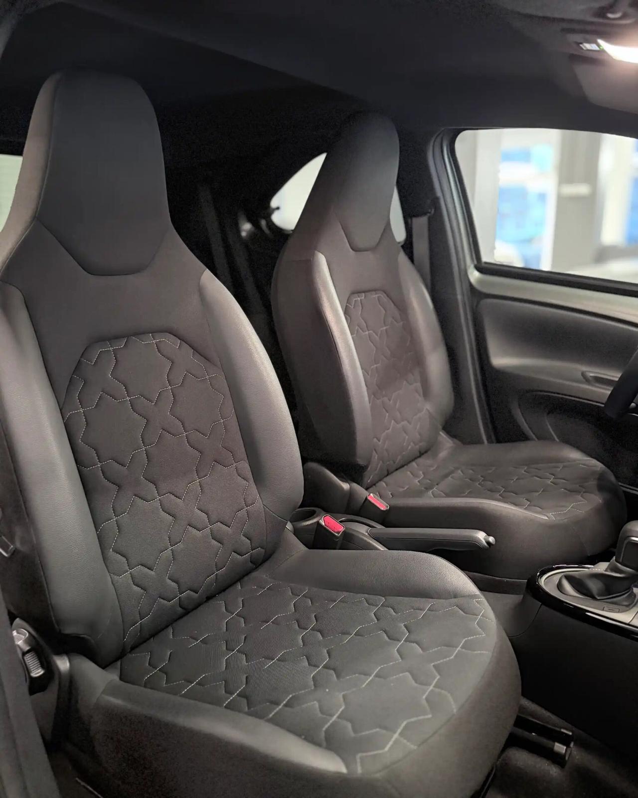 Toyota Aygo X 1.0 VVT-i 72 CV 5 porte Lounge S-CVT