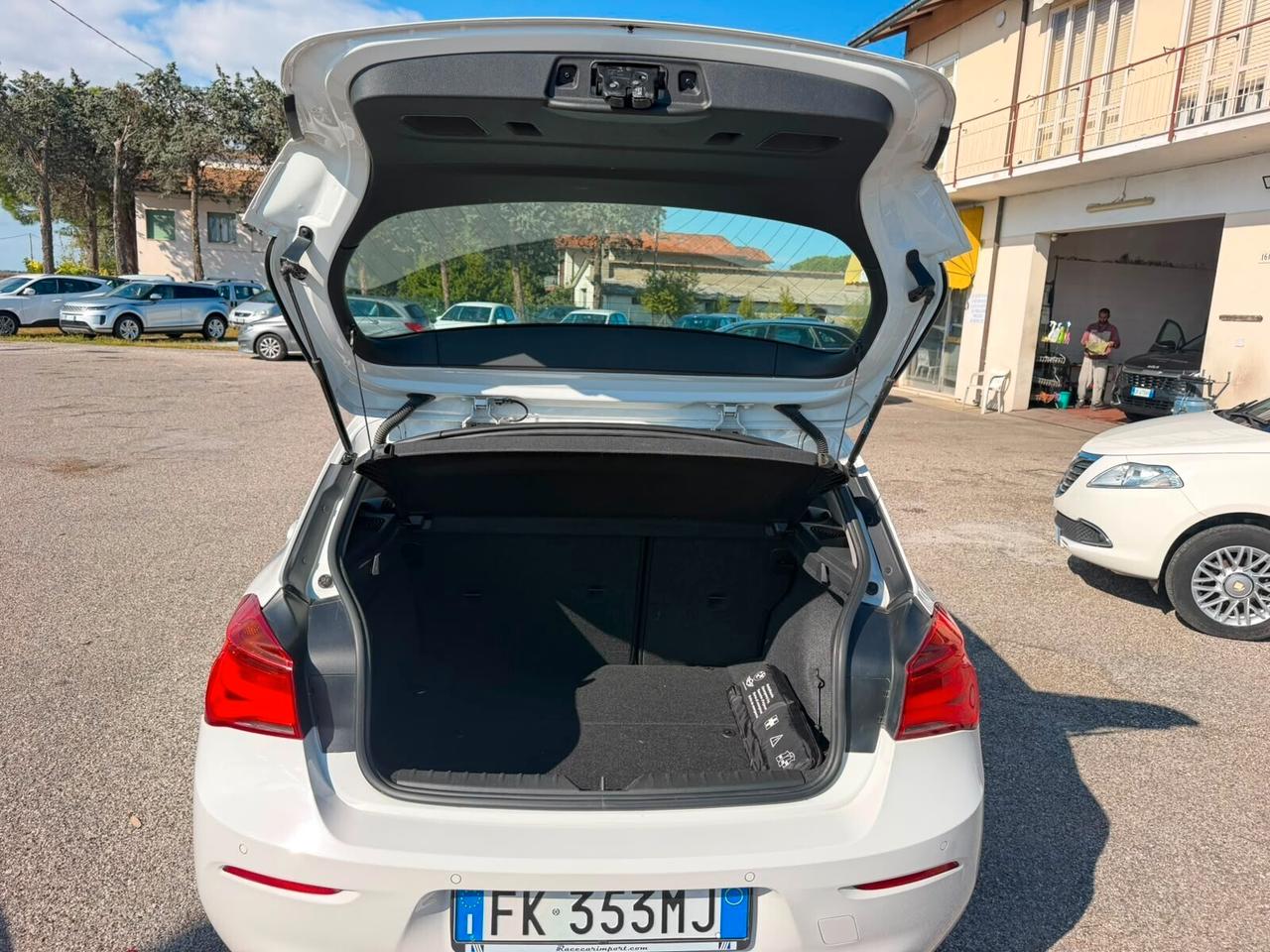 Bmw 116 116d 5p. Efficient Dynamics Urban