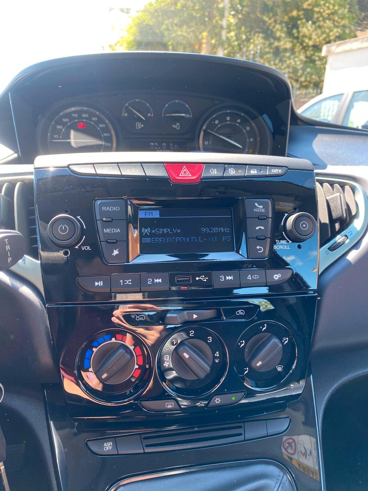 Lancia Ypsilon 1.0 Hybrid Ok Neop.