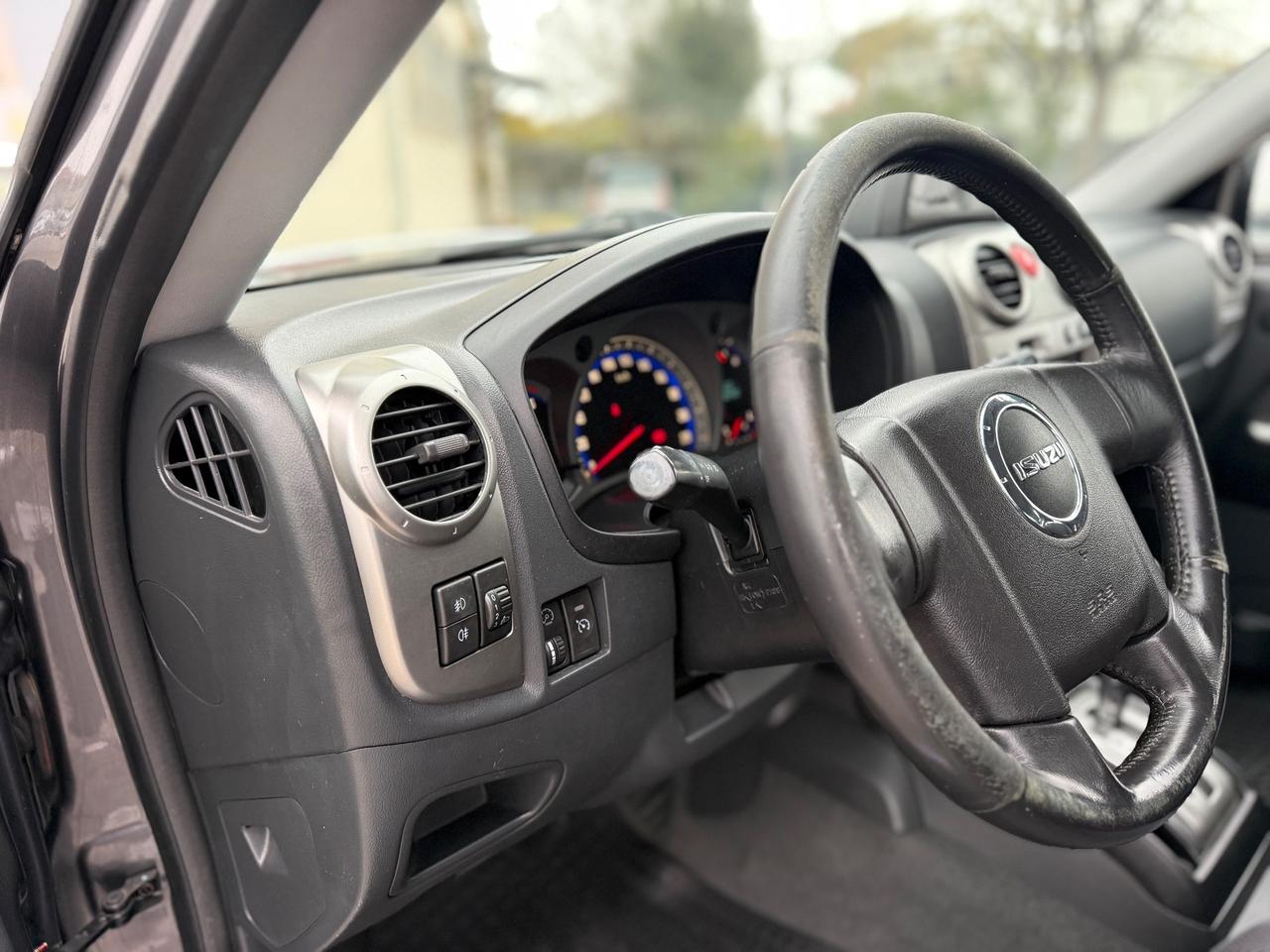 Isuzu D-Max 3.0 TD cat Crew Cab 4WD Pup. LS Aut. EU4