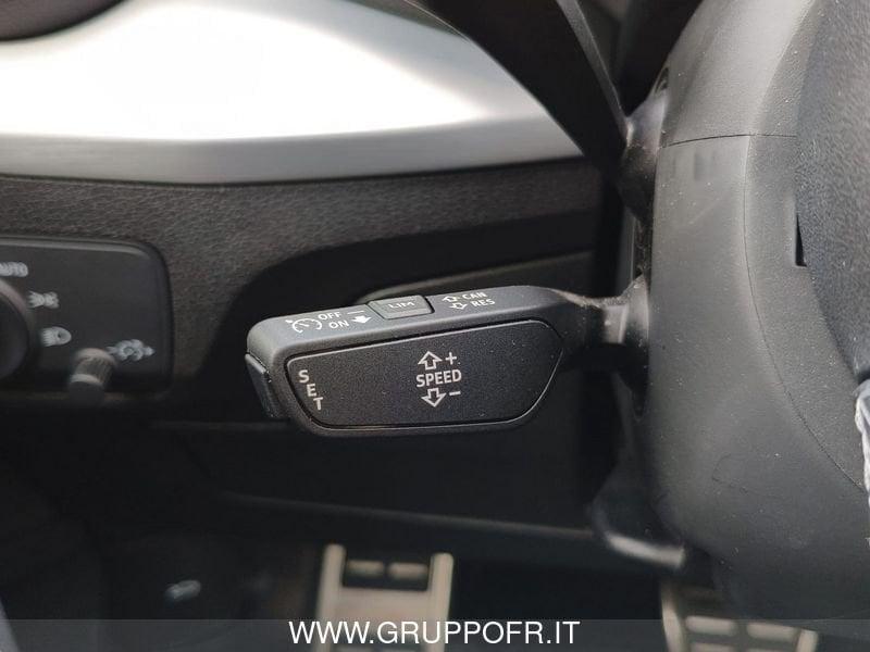 Audi Q2 35 TDI S tronic Identity Black
