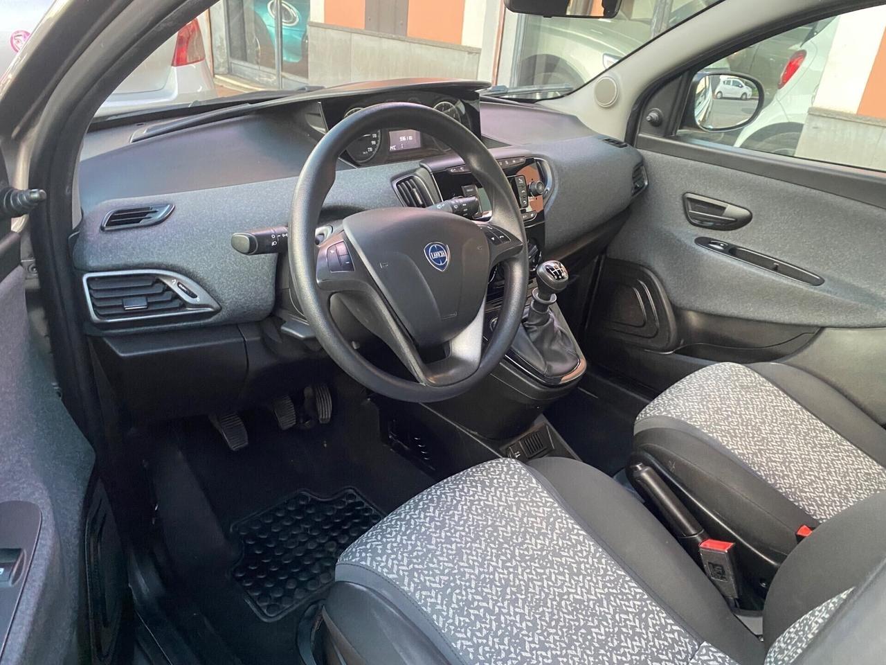 Lancia Ypsilon 1.0 5 porte Hybrid Ecochic Gold