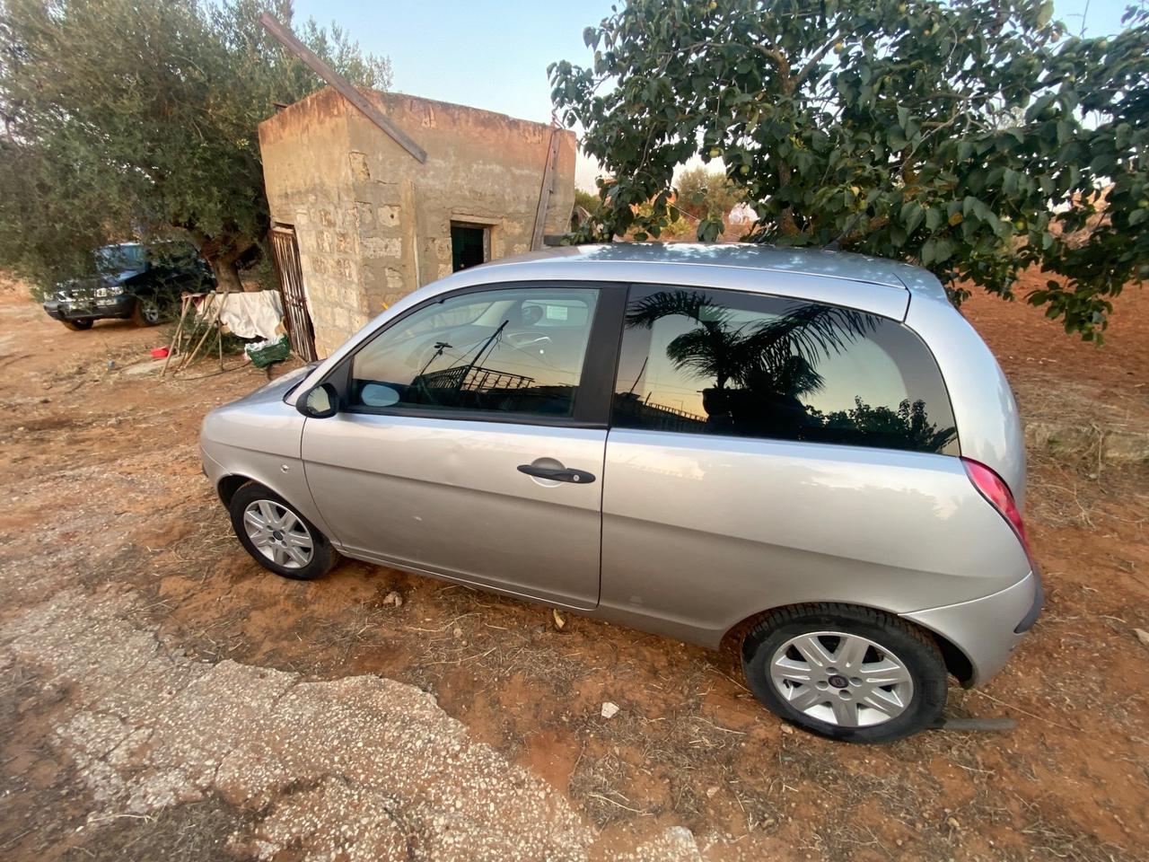 Lancia Y 1.2i cat Elefantino Blu