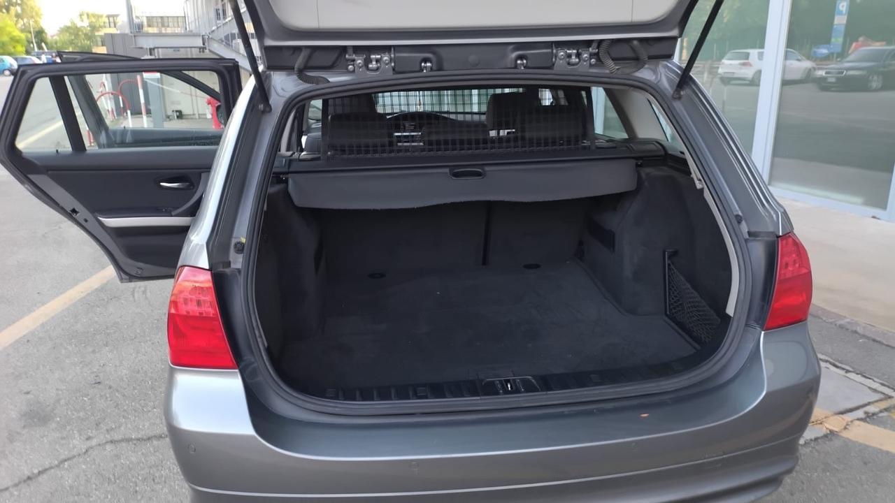 Bmw 320 320d cat Touring Attiva