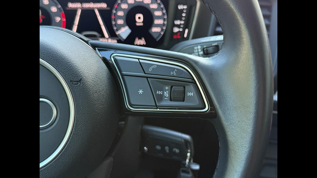 AUDI A1 II 2022 allstreet - A1 allstreet 30 1.0 tfsi Admired 110c