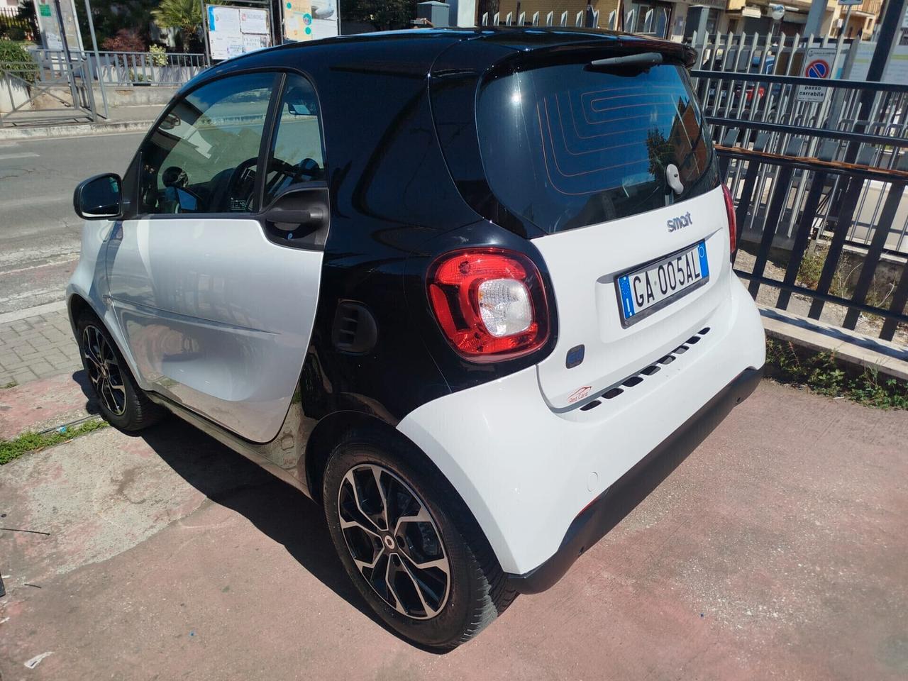 Smart ForTwo EQ Passion UNIPRO' *PREZZO VERO* 2CAVI DI RICARICA RAPIDA- GARANZIA 12 MESI