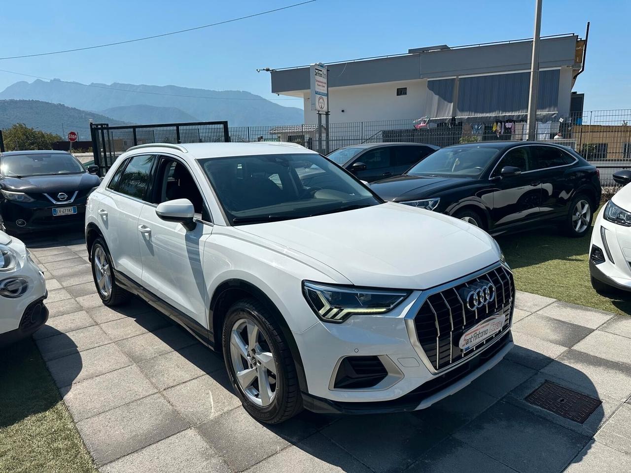 Audi Q3 2.0TDI 150CV S tronic SPORT 2022 PACCHET LUCI FULL OPTIONAL