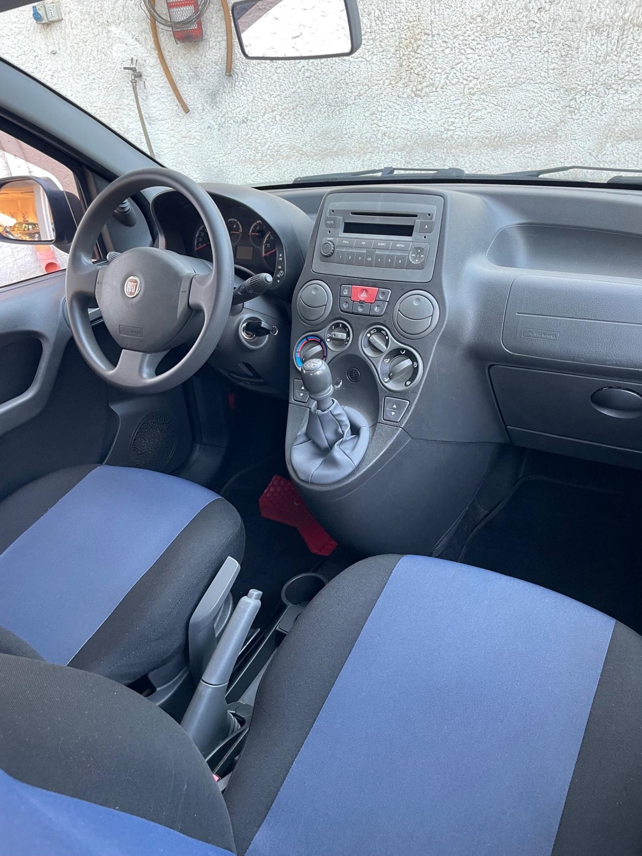 Fiat Panda 1.2 gpl scadenza 2034 full optional tagliandata distribuzione eseguita tutto ok