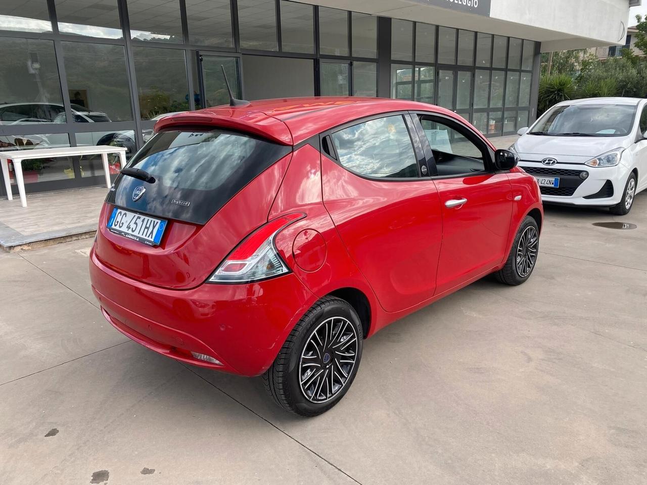 Lancia Ypsilon 1.0 Hybrid Ecochic Gold S&S