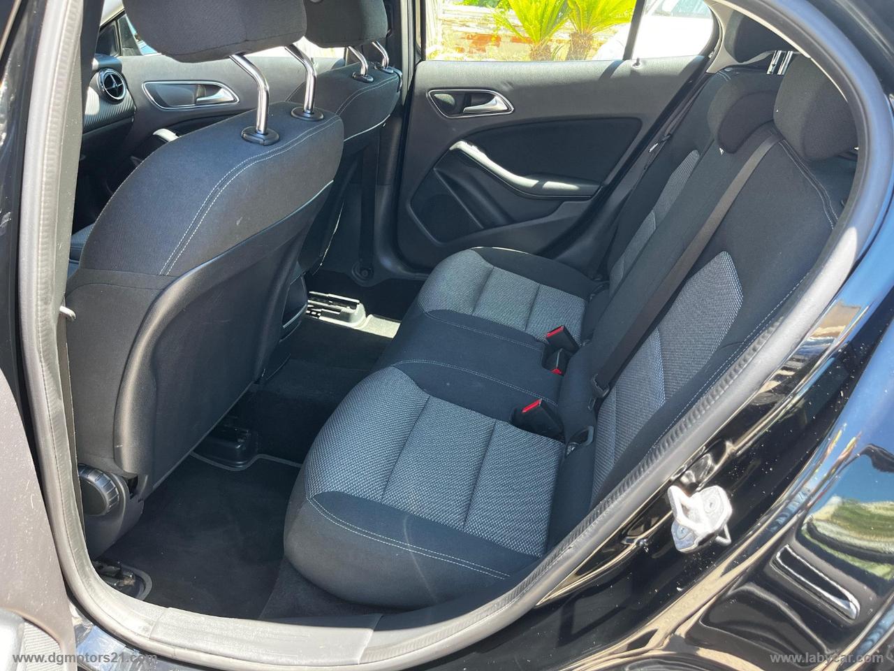 MERCEDES-BENZ GLA 200 d Automatic Sport