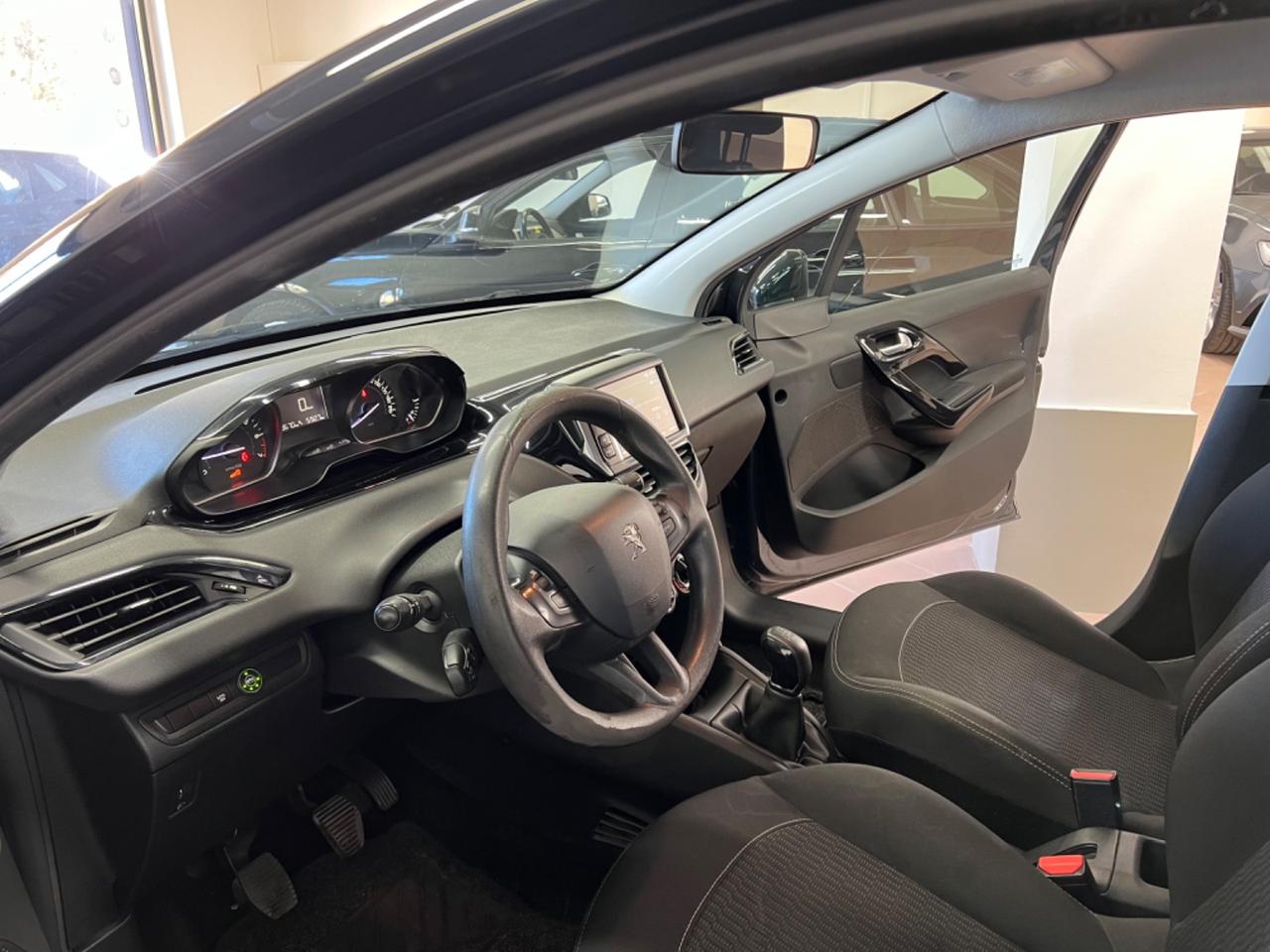 Peugeot 208 PureTech 82 5 porte Allure