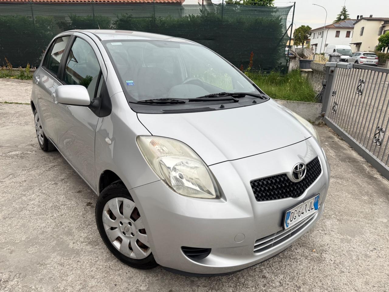 Toyota Yaris 1.0 5P. NEOPATENTATI NO BLOCCHI