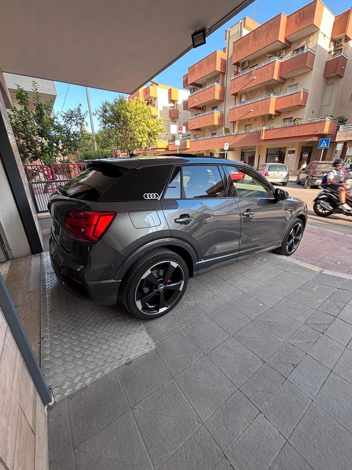 Audi Q2 35 TDI quattro S tronic Identity Black