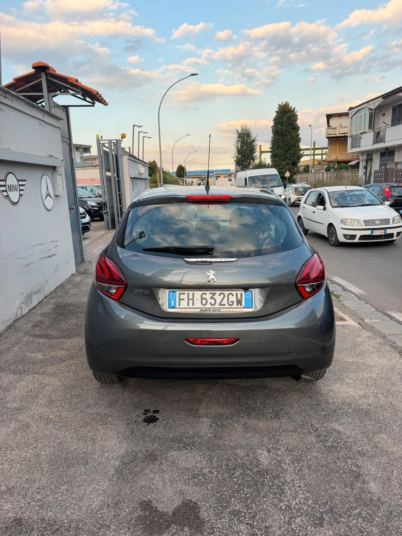 Peugeot 208 I 2015 5p 1.6 bluehdi Allure 75cv