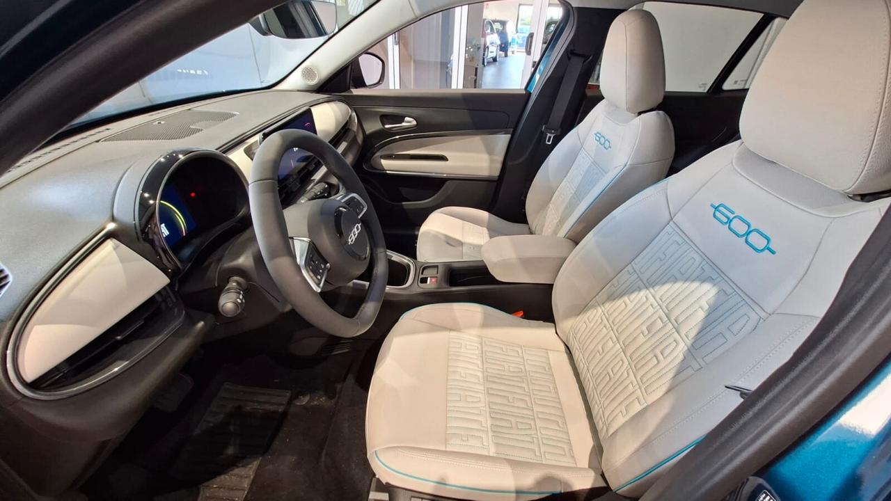 Fiat 600 Hybrid 110 CV DCT MHEV La Prima