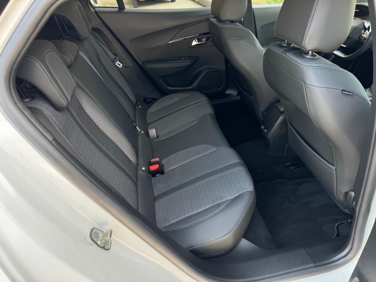 Peugeot 2008 BlueHDi 110 S&S Allure Pack