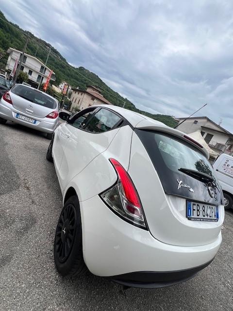 Lancia Ypsilon 1.2 69 CV 5 porte Elefantino