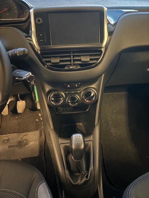 Peugeot 208 1.4 HDi 68 CV 5 porte Allure