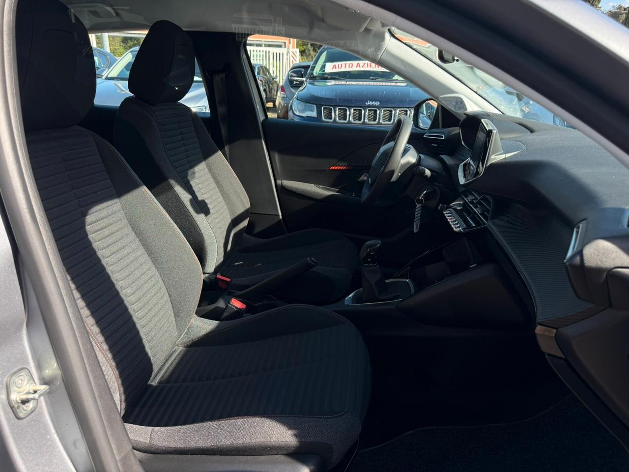 Peugeot 208 1.2 Benz. 75CV Allure 15.000KM - 2023