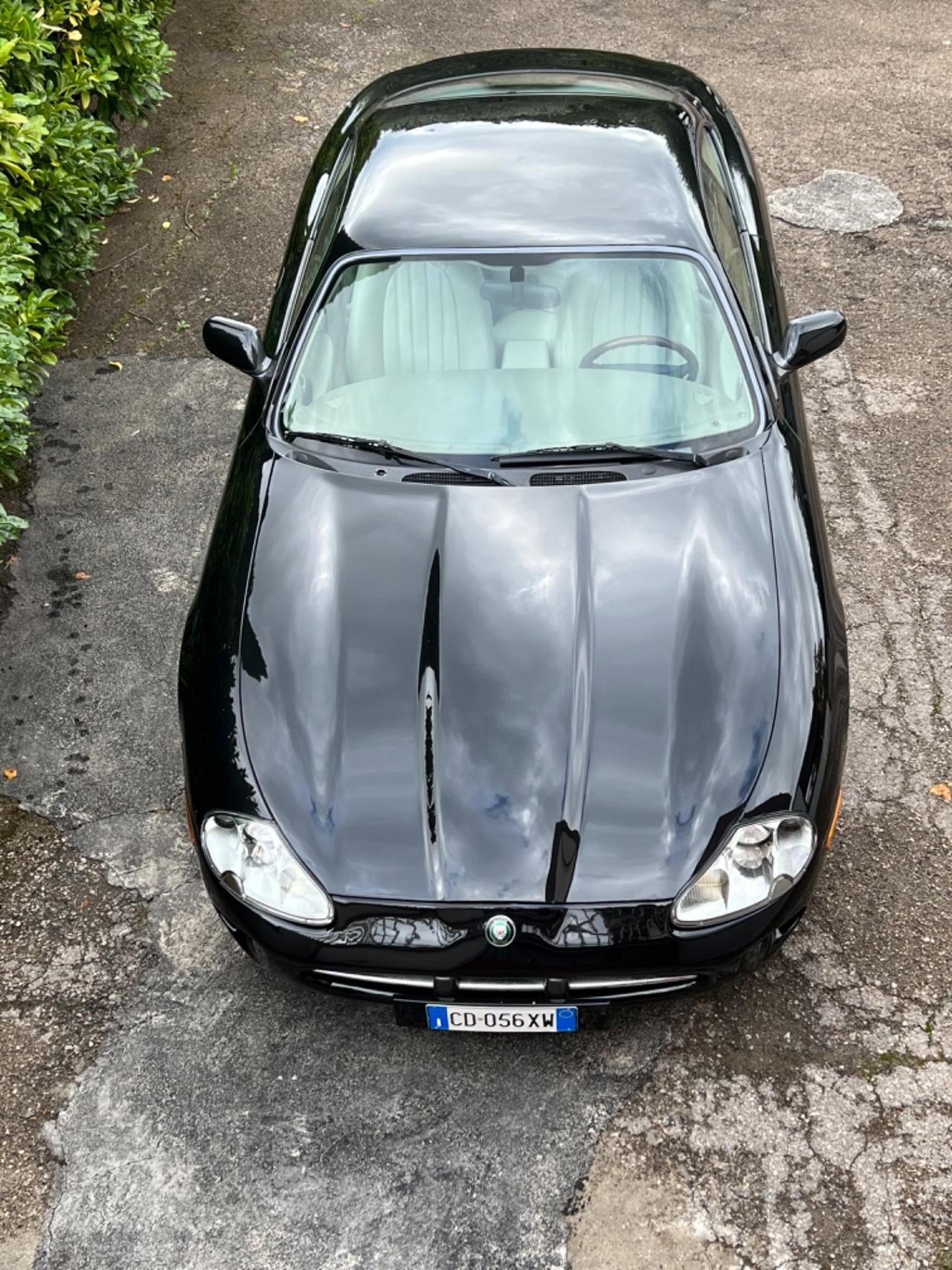 Jaguar XK8 4.0 Coupé Bellissima