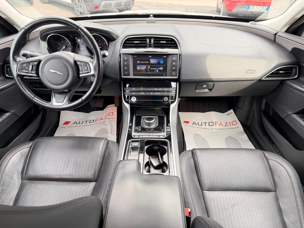 Jaguar XE 2.0 D 180 CV AWD aut. HSE