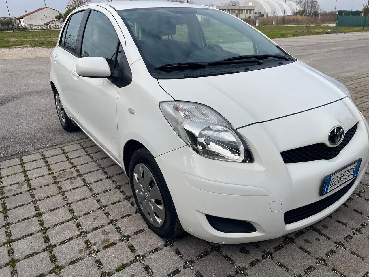 Toyota Yaris 1.3 5 porte Sol GPL Neopatentati
