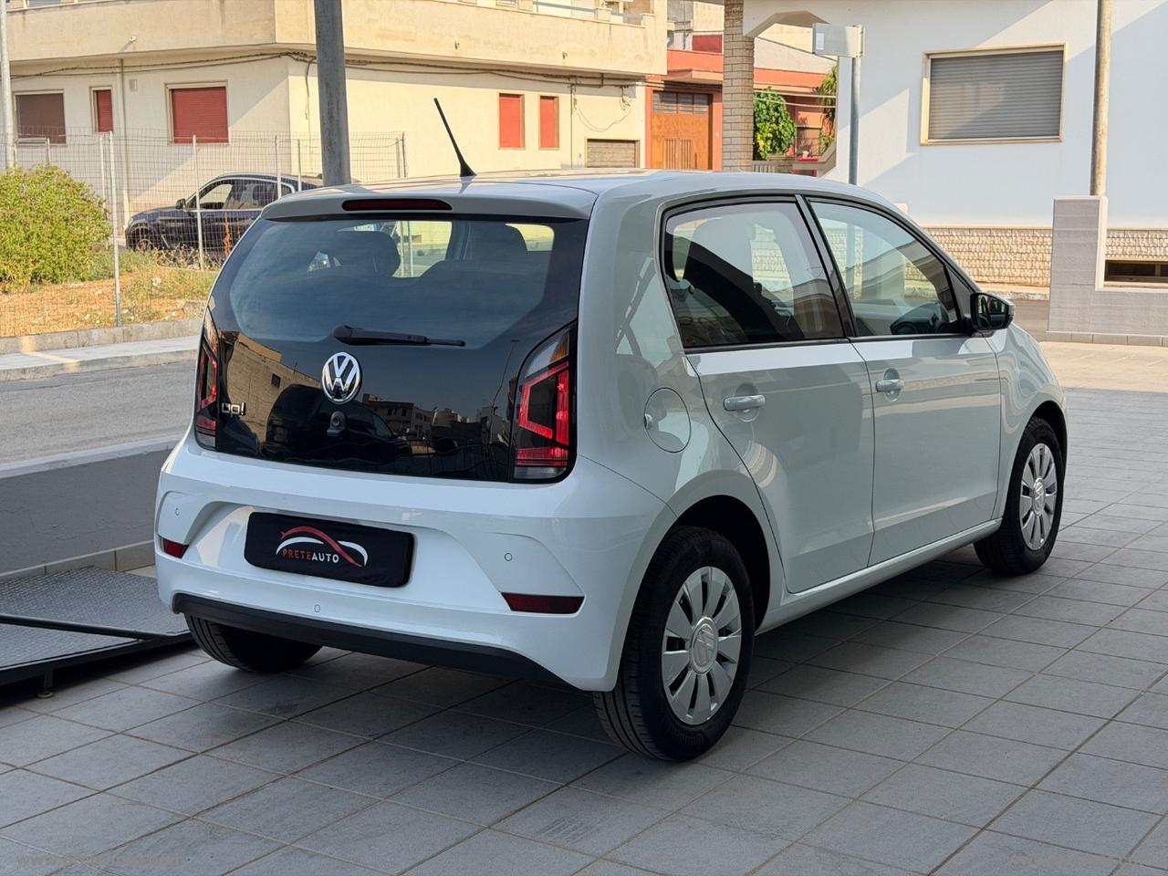 VOLKSWAGEN 1.0 5p. move up!