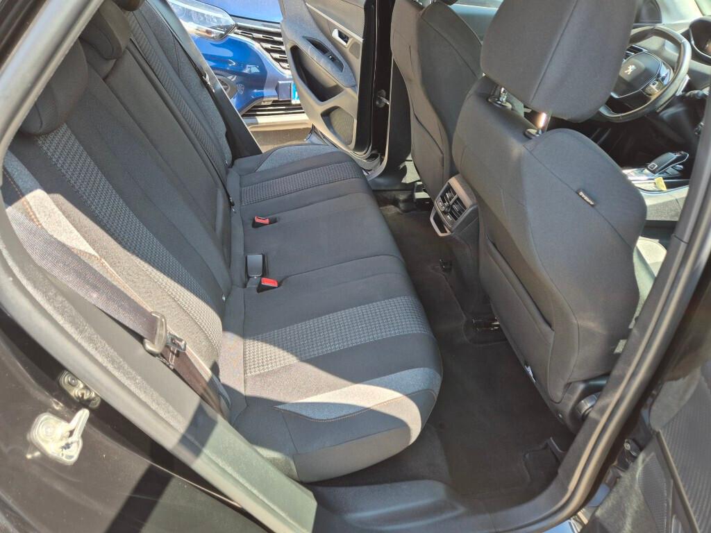 Peugeot 3008 BlueHDi 130CV EAT8 Active Business